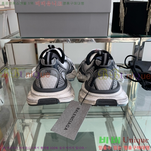 �߷��þư� 3XL Ʈ���̳� ����Ŀ�� BLA356600-8