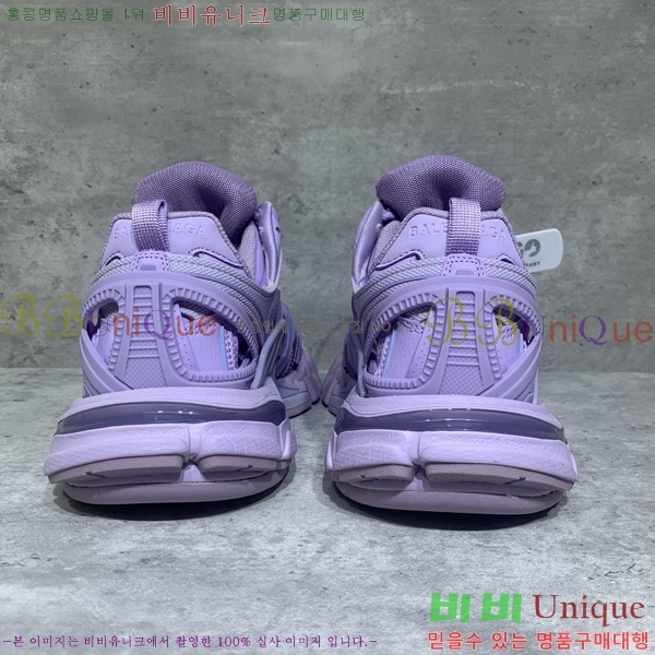 ���� �߷��þư� Track 4.0 ����Ŀ�� 49BL2411-1451-1