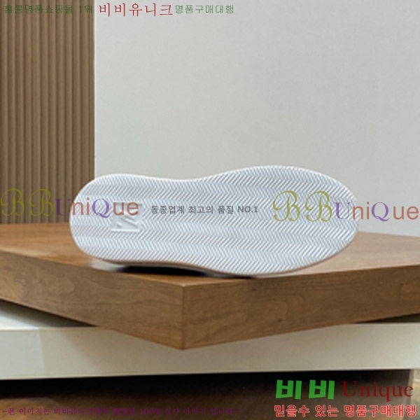 ���� ���̺��� ����Ŀ�� 42LV47521415-3