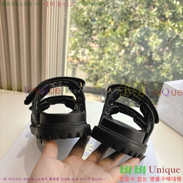 ���� ��� ��� ���� D2466048-1