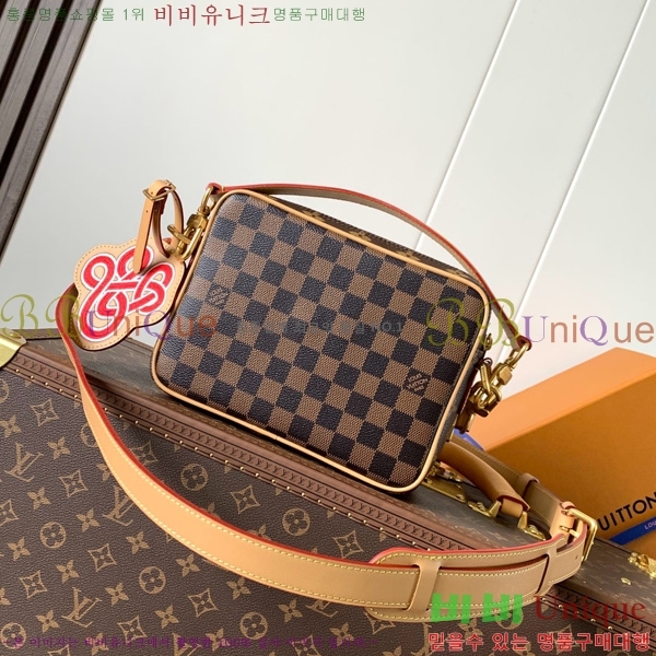 #̺   M26068-101