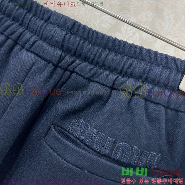  ̿̿  MU1112033-8