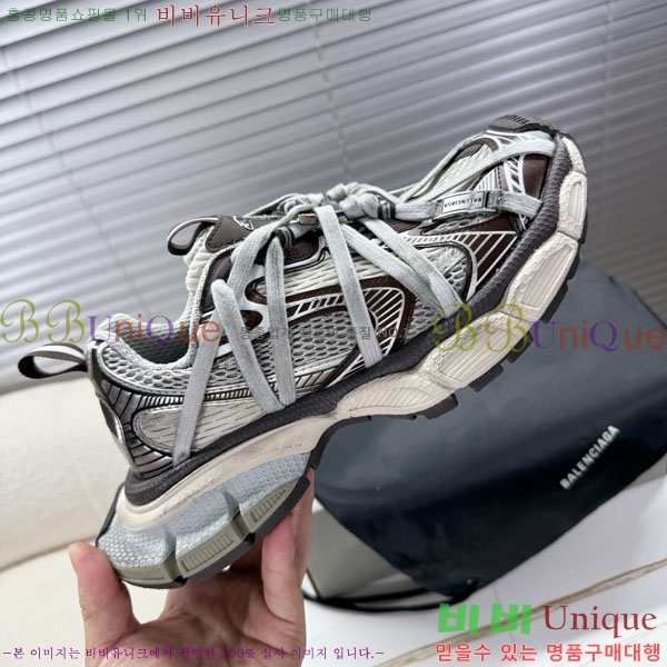 �߷��þư� 3XL Ʈ���̳� ����Ŀ�� BLA356601-9