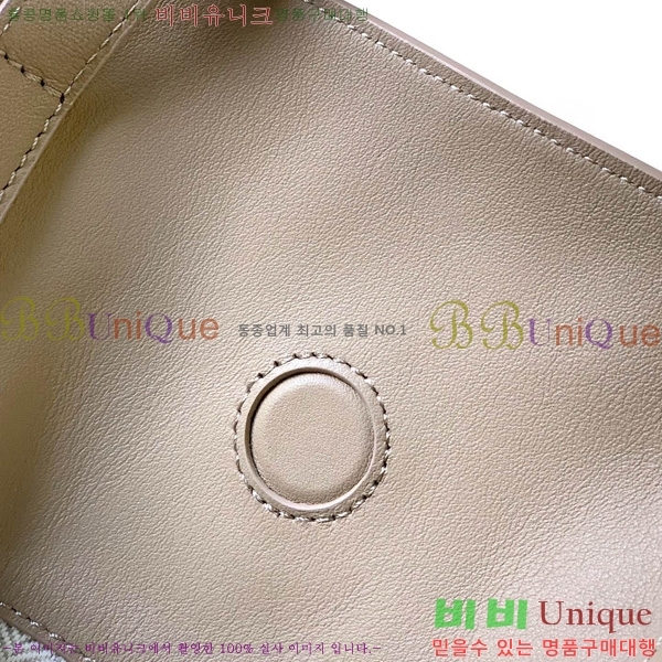 #�ο��� ���� �ö���� Ŭ��ġ 9084-102