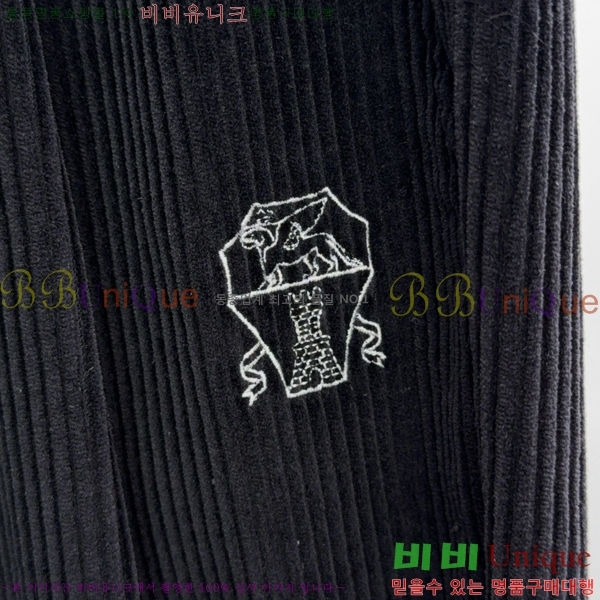 ���� ���ڷ� ��ġ�ڸ� ���� BC443972-2